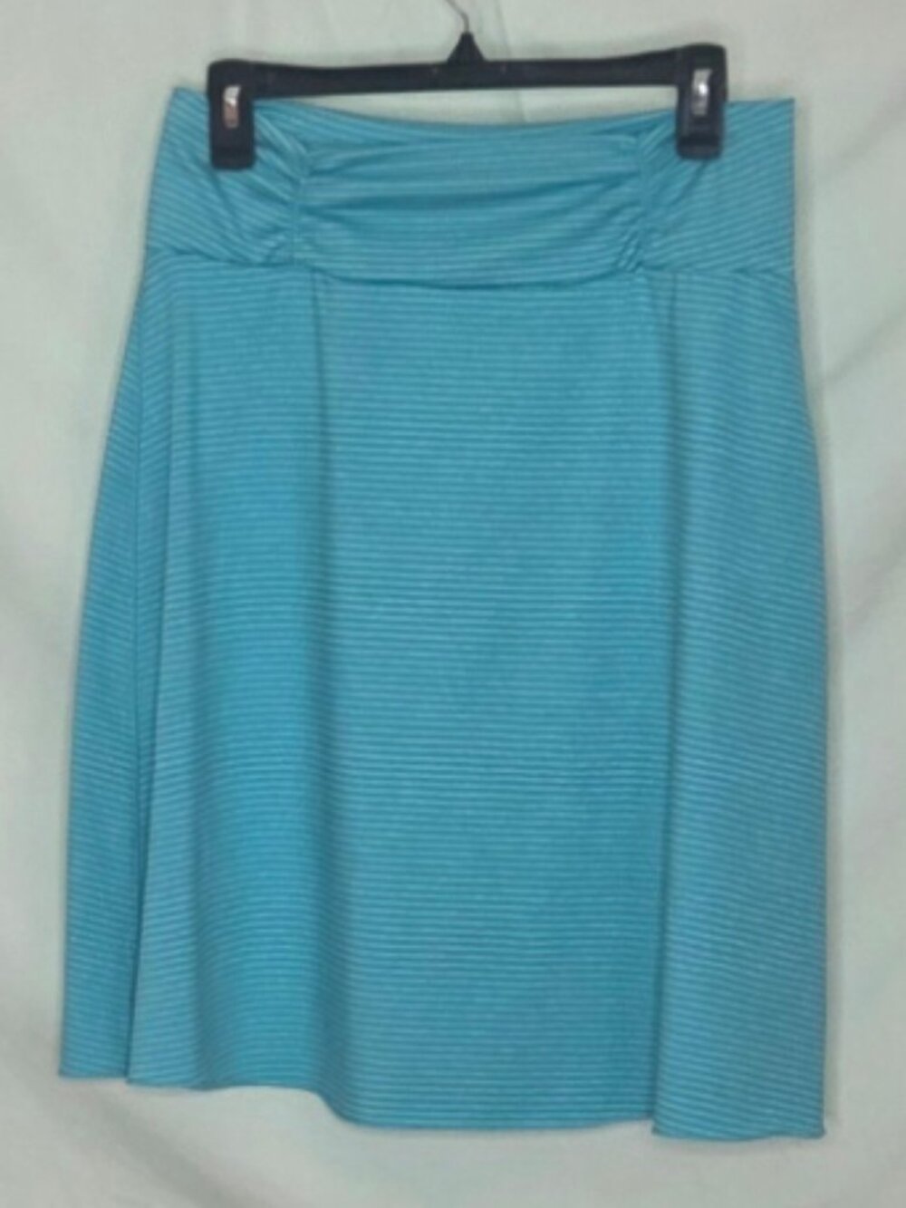 Tranquility knee-length skirt - turquoise - sz. M
